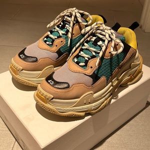 BALENCIAGA MEN'S TRIPLE S SNEAKER